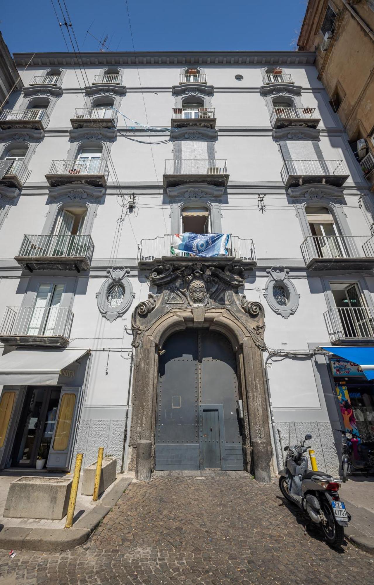 Napoli Squares Suites Экстерьер фото