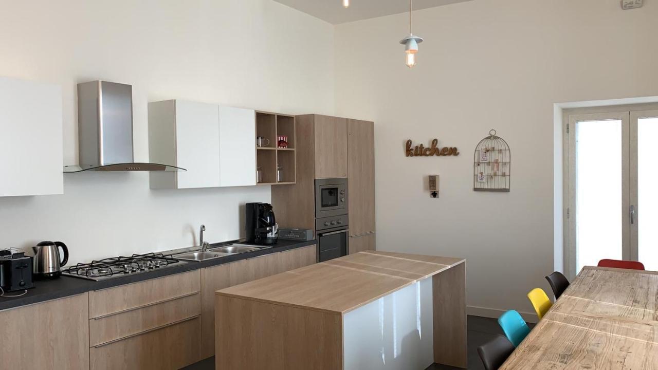Napoli Squares Suites Экстерьер фото
